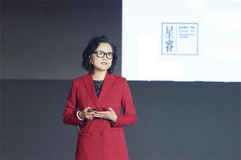 数鼎创始人蓬蕾于奔驰全国二手车大会发表演讲