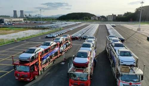 ​小鹏汽车预计8月在美上市 何小鹏持股31.6%为最大股东