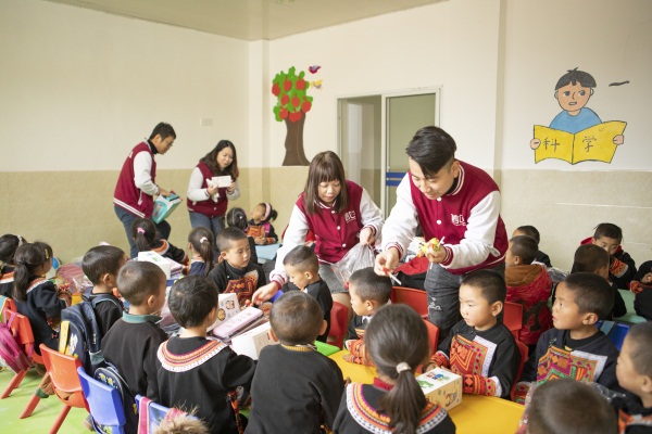 信也科技大凉山爱心幼儿园正式落成，用爱心点燃希望