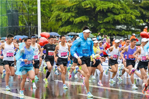 青岛马拉松领跑时代新赛道