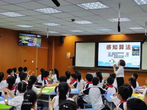 鸿合互动录播教室解决方案 