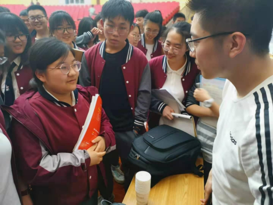 培文学校怎么样？邀北大学长为高三学子助力高考