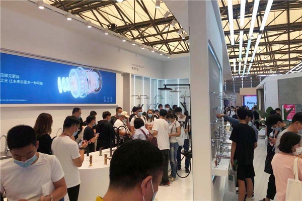 猝不及防，厦门大白暖了上海厨卫展！