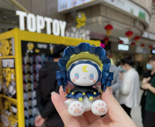 全球集合品牌TOP TOY引发潮玩热，如何玩转新消费？