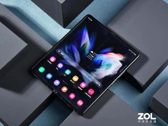 折叠屏也能防水，三星Galaxy Z Fold3全面测评 