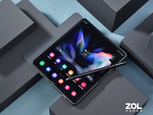 折叠屏也能防水，三星Galaxy Z Fold3全面测评 