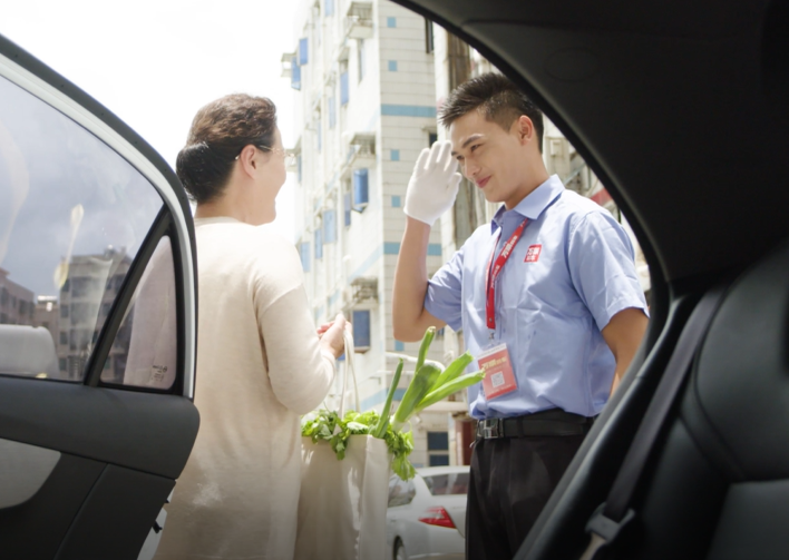 温暖老人心，万顺叫车用“科技”助老