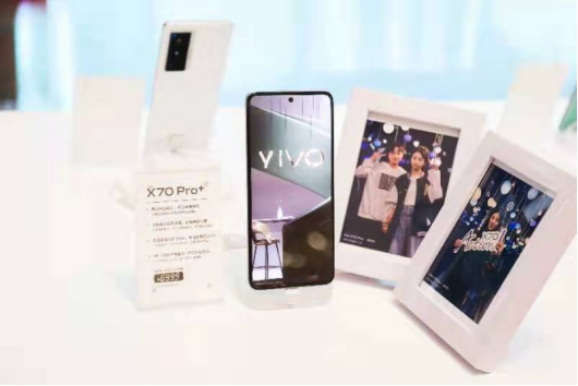 沈阳十一新景点，vivo X70系列首销路演燃爆全场