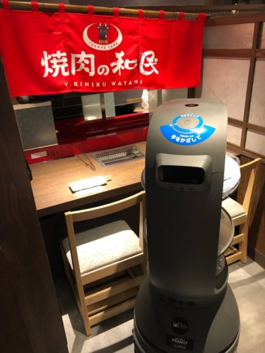 日本餐饮业迎来 “招工难”风潮，服务机器人解难题