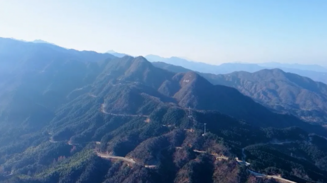 电动车只能走平路？欧派电动车激情穿越马丁山越野公路