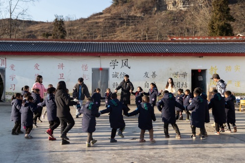 播种科技梦想 华为云为大凉山小学带去一堂AI课