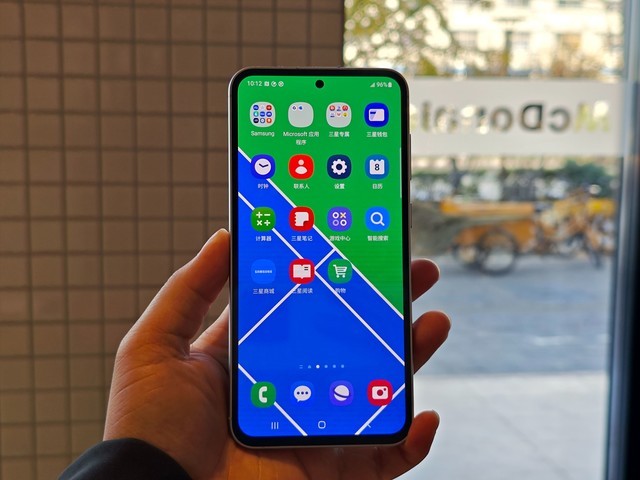 三星Galaxy S23 FE上手 外观经典再次升级