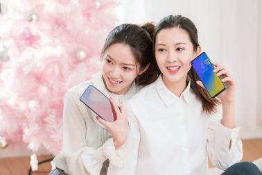 新年换机必看 2799元Galaxy A8s换机超值之选