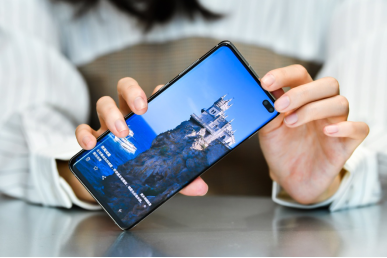 华为P30对比三星Galaxy S10，智能手机拍照和综合实力你选哪一个？