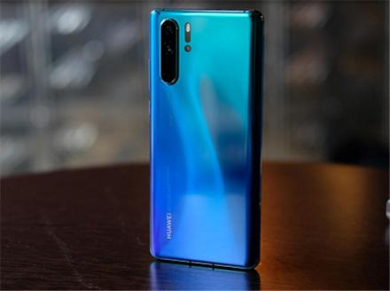 英国顶尖科技媒体Stuff测评华为P30 Pro，打出5星满分！