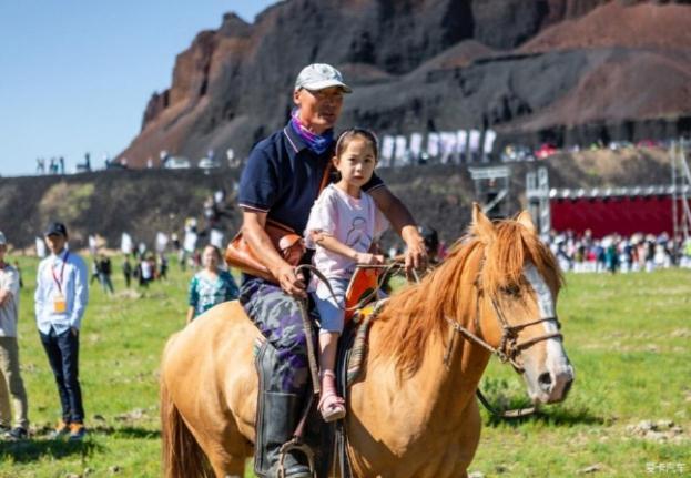 玩乐要尽兴！爱卡汽车火山草原狂欢节“趣野”全攻略