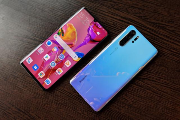 华为P30怎么样好不好？定位相近，OPPO Reno棋高一着？