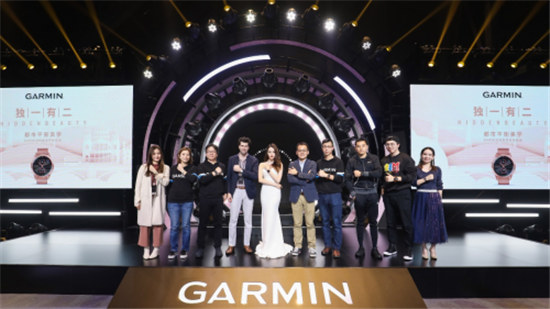 独一有二，迪丽热巴优雅出席2019GARMIN佳明北京智能腕表新品发布会