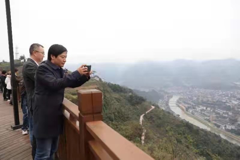 雷军首次登门，小米茅台“双雄会”细节意味深长