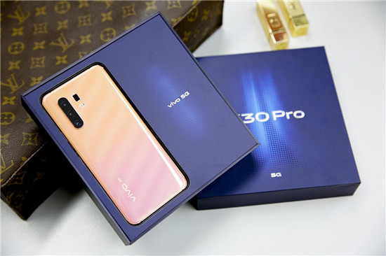 vivo X30 Pro开箱体验！专业影像旗舰+高颜值外观，满足你众多期望