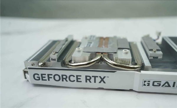 四年之约不负等待,耕升 GeForce RTX 4060 踏雪+DLSS 3实现百帧玩光追